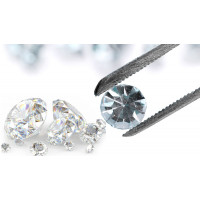 MOISSANITE VS DIAMOND: KNOW THE DIFFERENCE